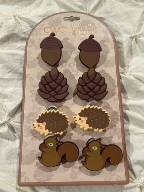 8 brown bag clips featuring squirrels hedgehogs pinecones acorns
